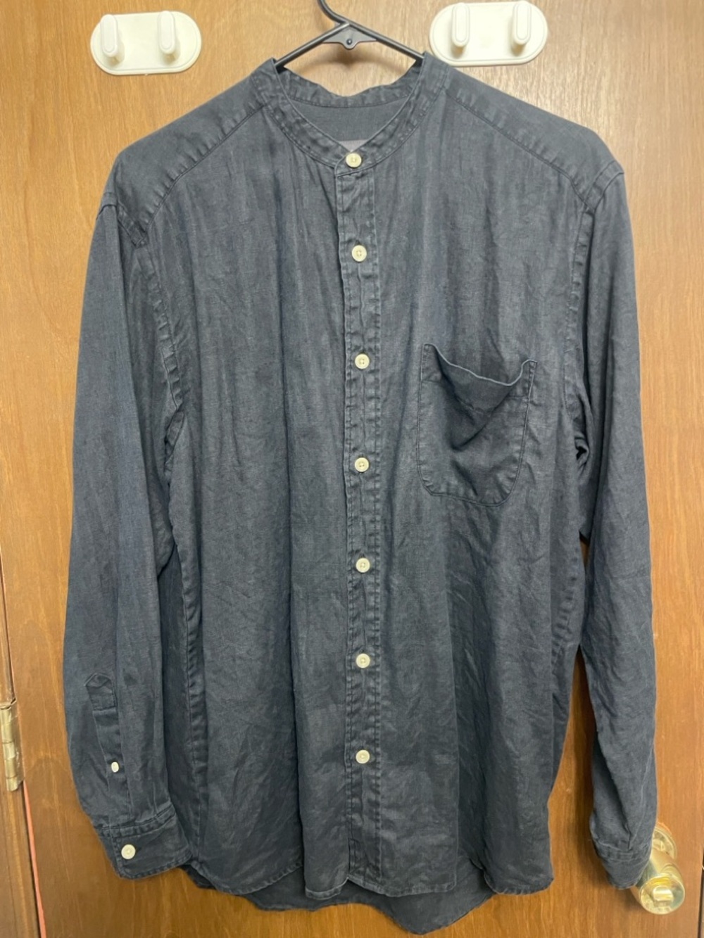 Linen Button-Front Band Collar Shirt in washed Black